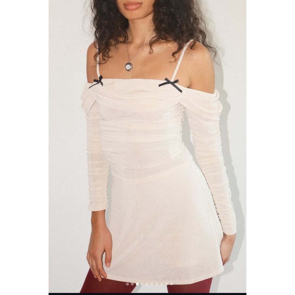 Lisa Says Gah NEW Cream Off-Shoulder Ruched‎ Top with Black Bow Large
